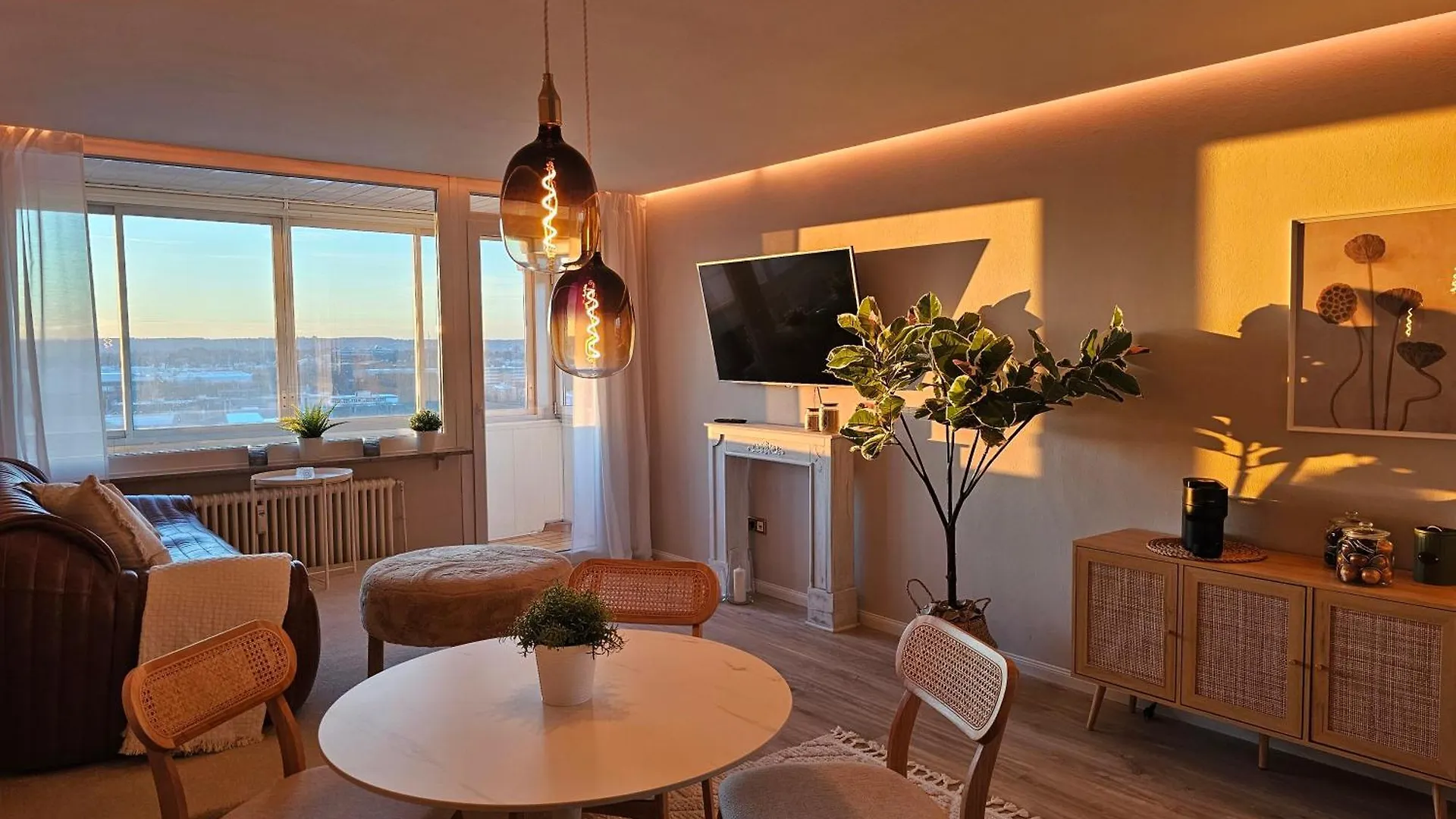 Stylische Sunset-Wohnung Augsburg Germany